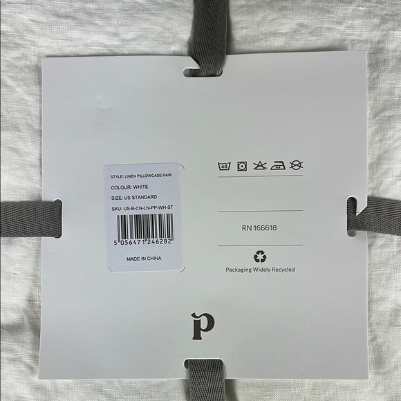 Piglet in Bed 100% European Linen Pillowcases Pair White Standard 20 x 26 NEW - Picture 4 of 6